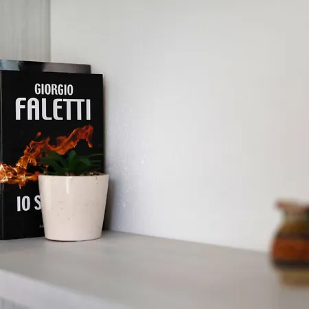 Nyaraló Lilia Arona